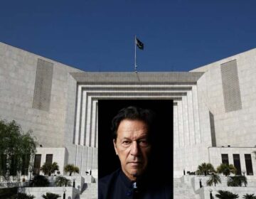 توہین عدالت نوٹس میں عمران خان کو پیش کرنا پڑے گا، آئینی بنچ