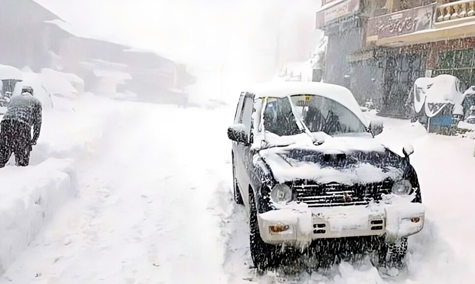 سکردو میں موسم سرما کی دوسری برفباری، پارہ منفی 18تک گرگیا
