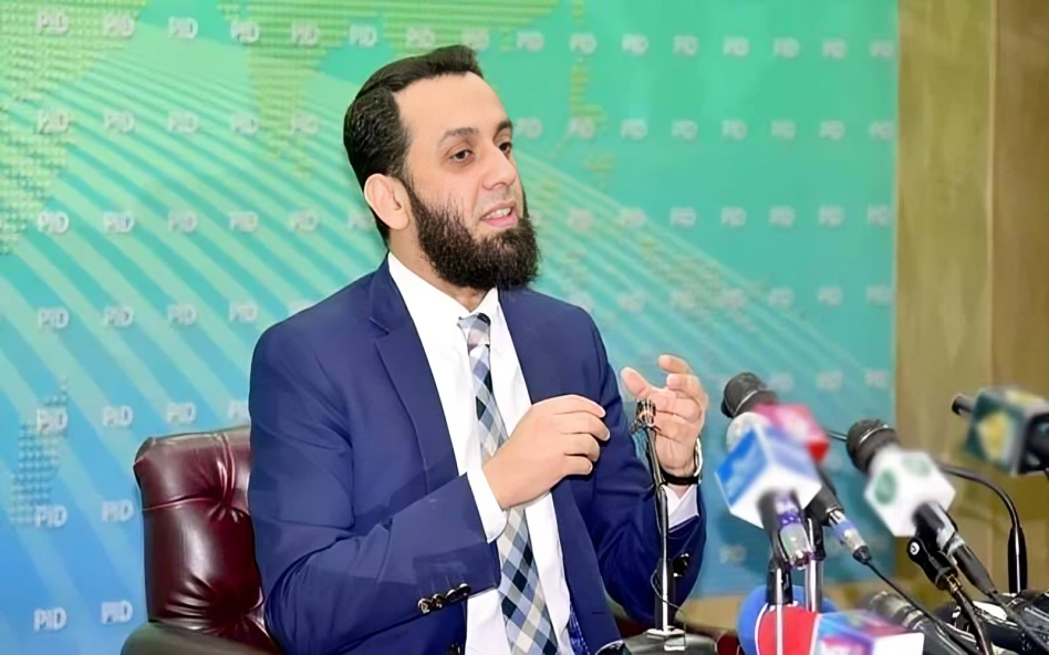 قوم کے لئے خوشخبری ، مہنگائی کم ہو نہیں رہی بلکہ ہو چکی ، عطااللہ تارڑ