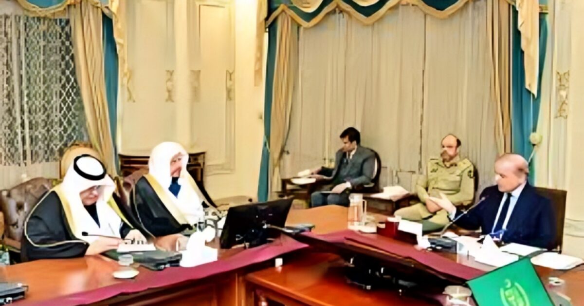 وزیر اعظم سے سعودی شوری کونسل کے چیئرمین ڈاکٹر عبداللہ محمد ابراہیم الشیخ اور وفد کی ملاقات