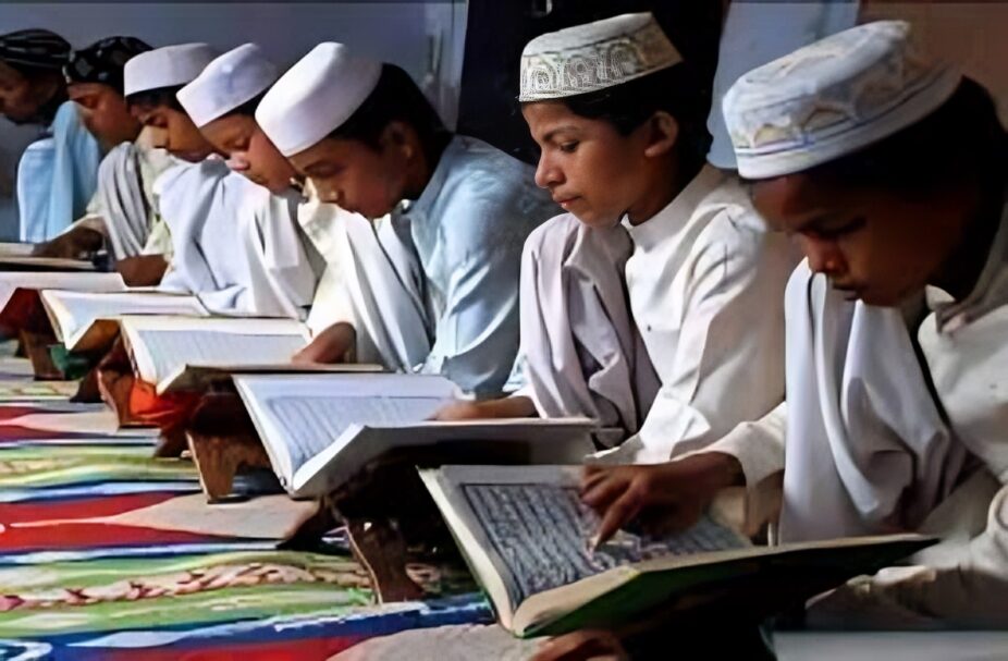598 مدارس کا رجسٹریشن نہ کرانے کا انکشاف، چیک لگا دیا،ڈائریکٹر مذہبی تعلیم