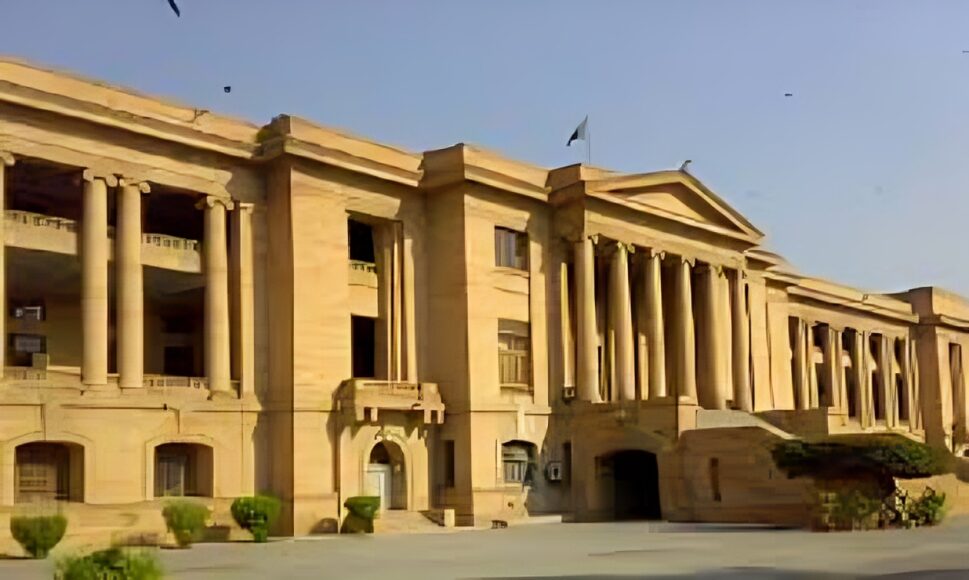 صدر مملکت آصف علی زرداری نے سندھ ہائیکورٹ کے 12 ایڈیشنل ججز کے تقرر کی منظوری دے دی۔