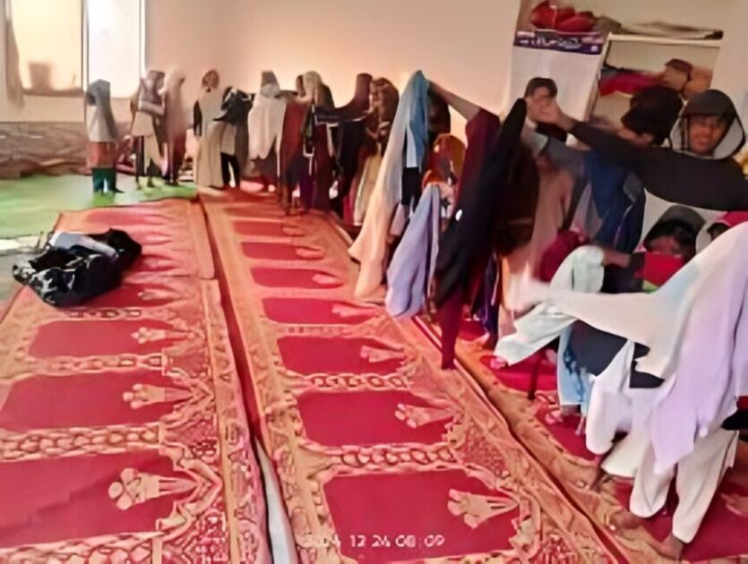 پاکستان مرکزی مسلم لیگ حب کی جانب سے مستحق خاندانوں میں گرم ملبوسات کی تقسیم