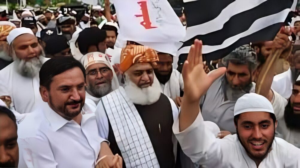 کشمیریوں کی جدوجہد آزادی میں شانہ بشانہ کھڑے ہیں ،مولانا فضل الرحمان