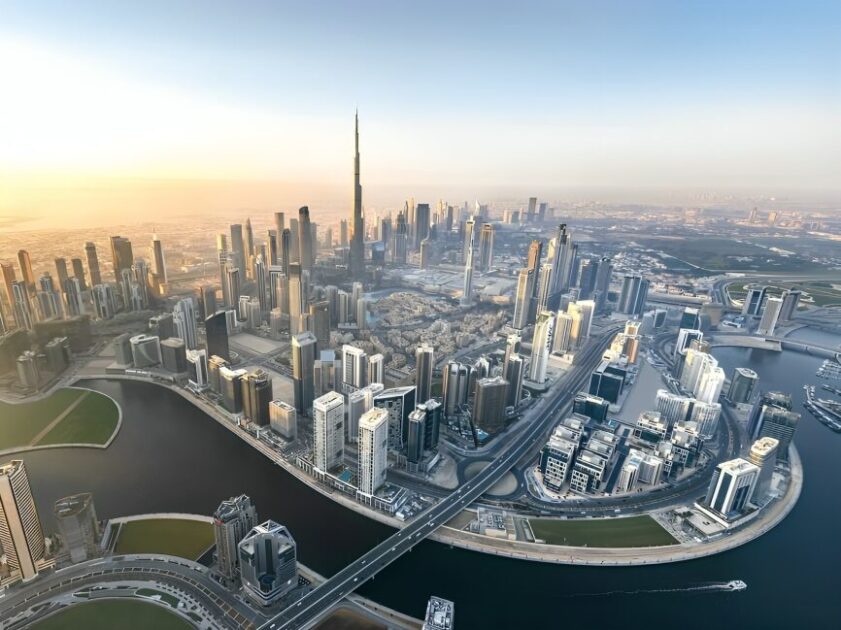 🌟 دبئی کی رئیل اسٹیٹ مارکیٹ کا 2024 میں شاندار مظاہرہ 🏙️💰