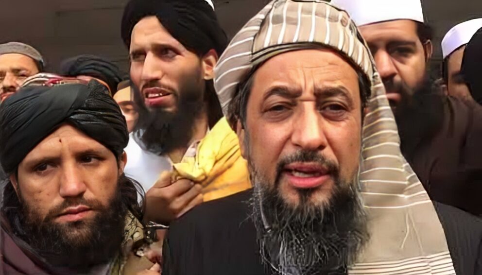 مدرسہ حقانیہ میں خودکش دھماکا، مولانا حامد الحق سمیت 4 افراد شہید، 20 زخمی