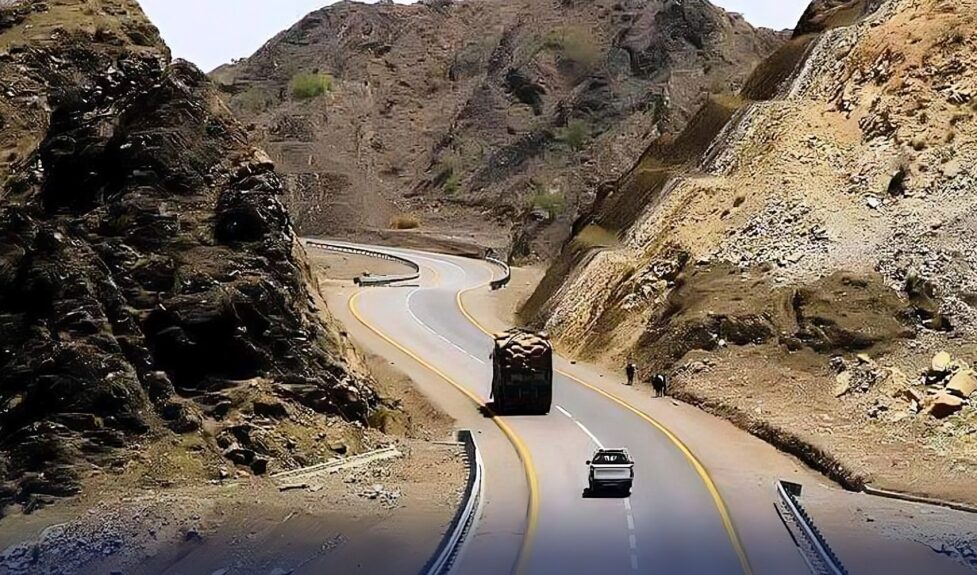 قلات کوئٹہ کراچی قومی شاہراہ پر سنگداس کے مقام پر ٹریفک حادثہ، چار افراد لقمہ اجل بن گئے