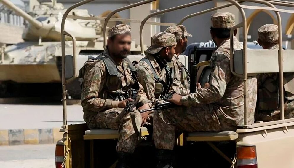 سکیورٹی فورسز کی خیبرپختونخوا میں دو الگ الگ کارروائیاں‘ 9 خوارج مارے گئے‘ 2 سیکیورٹی اہلکارشہید
