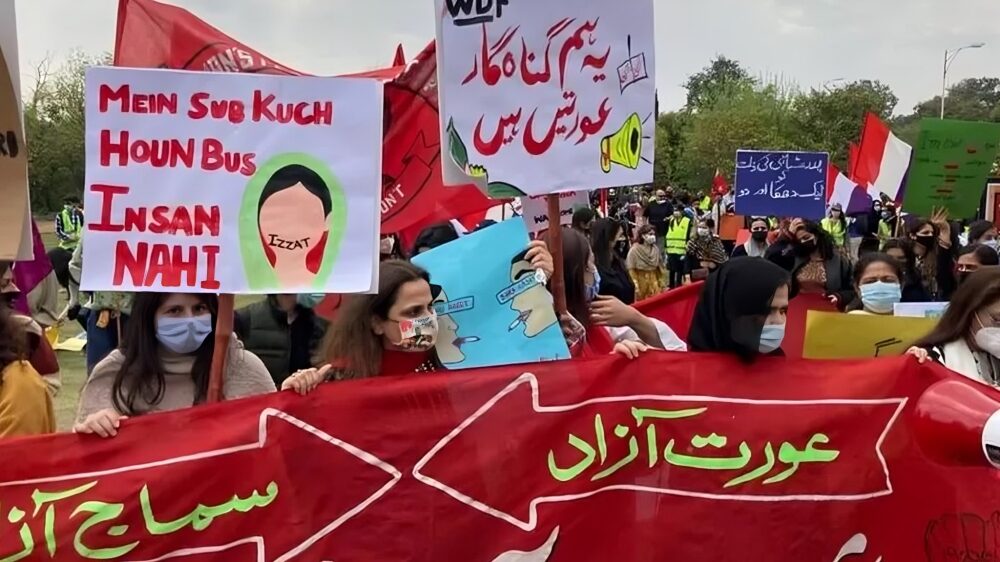 عورت مارچ اسلام آباد انتظامیہ کی وزیر اعظم کوعورت مارچ کے انعقاد کیلئے این او سی جاری کرنے کی ہدایت