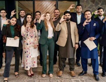پاکستانیوں کیلئے یوکے شیوننگ اسکالرشپس کی درخواستیں آج سے کھل گئیں