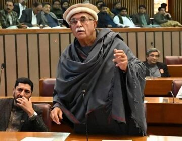 آئین کے پرخچے اڑائے جا رہے ہیں، سب کو توبہ کر کے نئی سیاست کا آغاز کرنا ہوگا، محمود خان اچکزئی