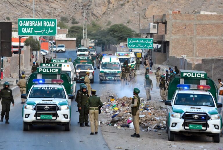 کوئٹہ،قمبرانی روڈ پر کچرے کے ڈھیر میں دھماکہ، پولیس کی بھاری نفری موقع پر پہنچ گئی