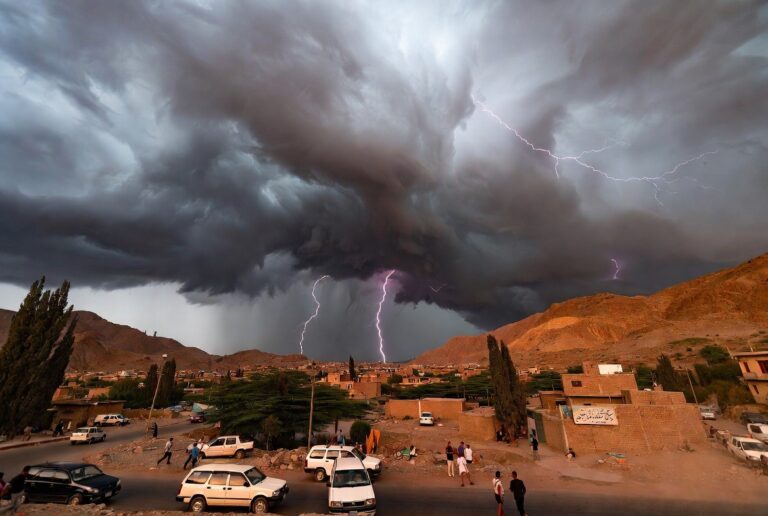 بلوچستان کے بیشتر اضلاع میں موسم گرم اور خشک،شام کو کوئٹہ سمیت مختلف علاقوں میں گرج چمک کے ساتھ بارش کا امکان