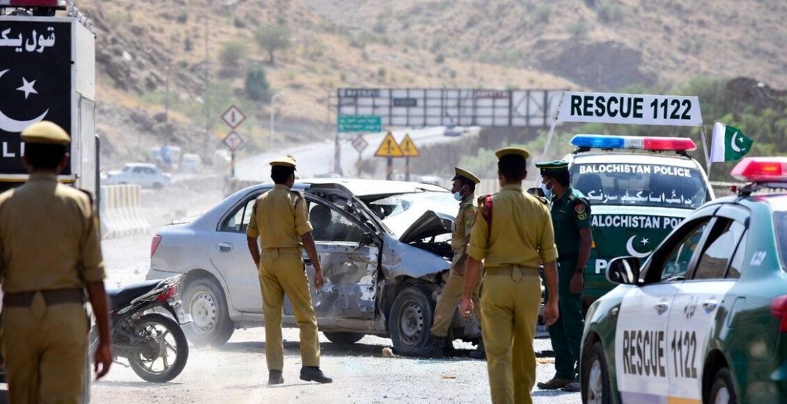 کوئٹہ ائیرپورٹ روڈ پر کار اور موٹرسائیکل میں خوفناک تصادم،3 افراد جاں بحق، متعدد زخمی