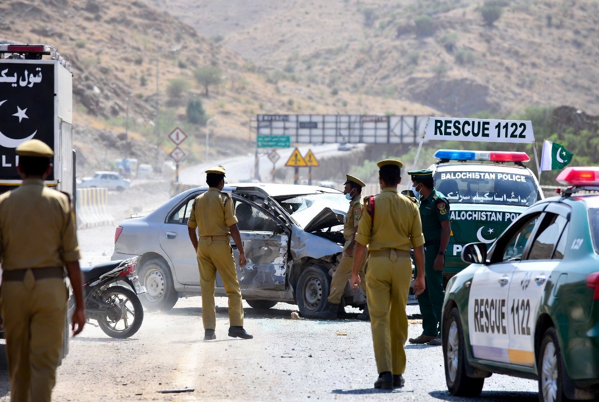 کوئٹہ ائیرپورٹ روڈ پر کار اور موٹرسائیکل میں خوفناک تصادم،3 افراد جاں بحق، متعدد زخمی