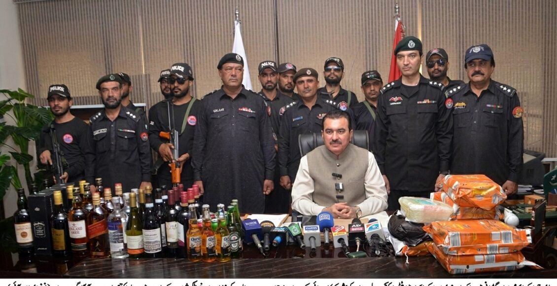 پاکستان نیوی اور ایکسائز اینٹی نارکوٹکس بلوچستان کی گڈانی میں مشترکہ بڑی کارروائی، 31 ارب روپے کی منشیات اور شراب برآمد
