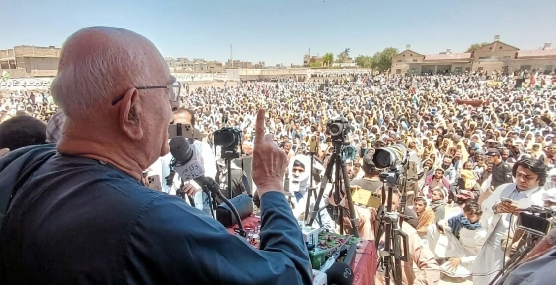 پشتون تاجر اپنا سامان بلوچوں کے راستے لانے اور انہیں کرایہ دینے سے گریز کریں: محمود خان اچکزئی
