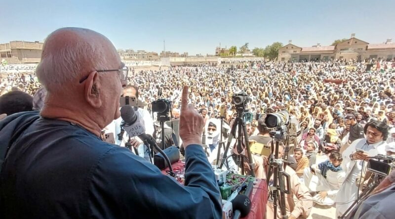 پشتون تاجر اپنا سامان بلوچوں کے راستے لانے اور انہیں کرایہ دینے سے گریز کریں: محمود خان اچکزئی