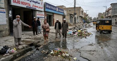 ساجد ہسپتال اور اکرم ہسپتال کے سامنے گندے پانی کی نکاسی سے عوام پریشان