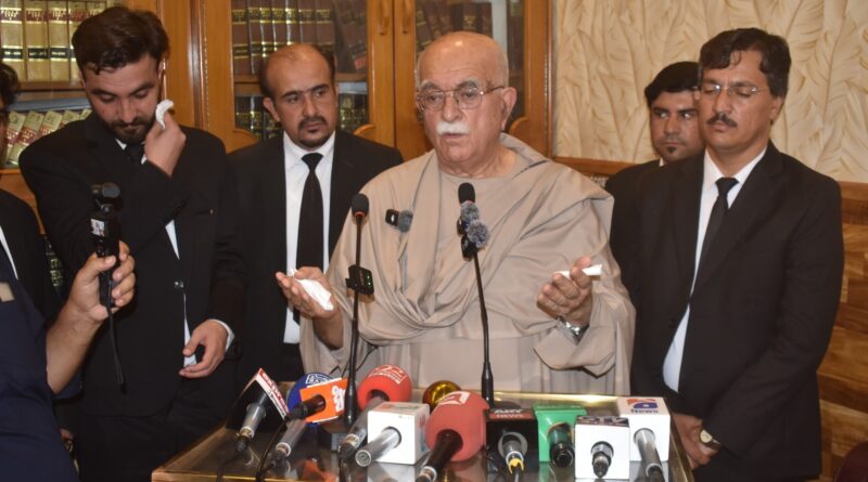 آئین کی بالادستی اور پارلیمنٹ کی بالادستی ہی مسائل کا حل ہے، محمود خان اچکزئی