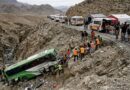 کوئٹہ سے کے پی کے جانے والی مسافر بس کھائی میں جا گری، 40 افراد جاں بحق، 8 زخمی ہوگئے کوئٹہ سے کے پی کے جانے والی مسافر بس کھائی میں جا گری، 40 افراد جاں بحق، 8 زخمی ہوگئے